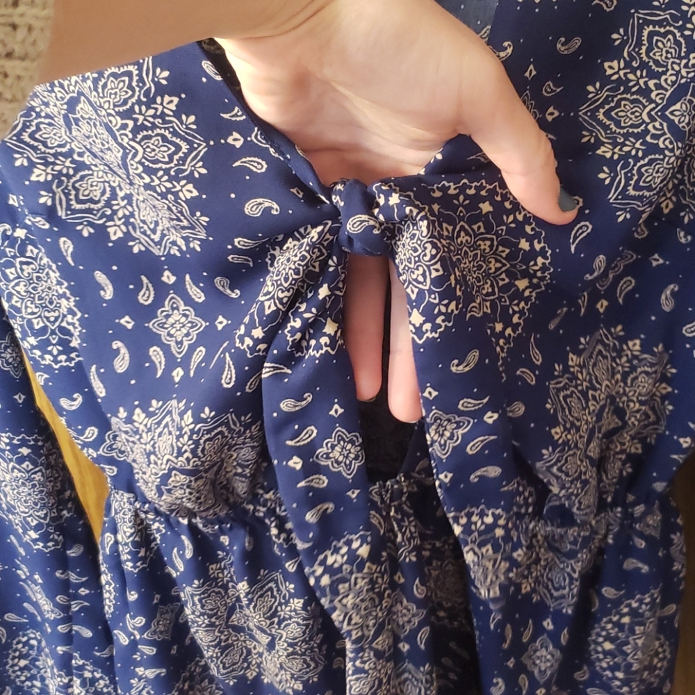 Key-Hole Romper - Picture 2 of 4
